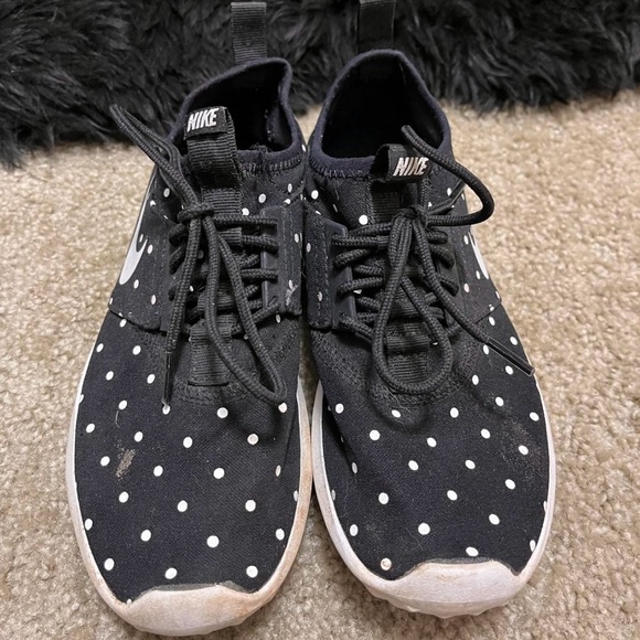 Nike Juvenate’s - Picture 2 of 5